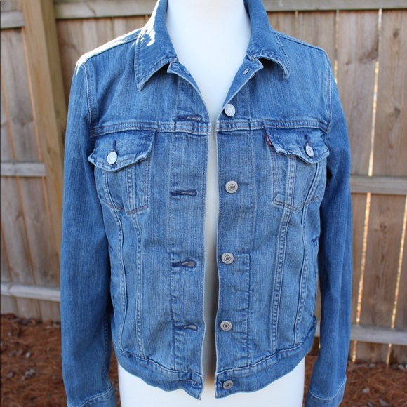 women's medium wash denim jacket